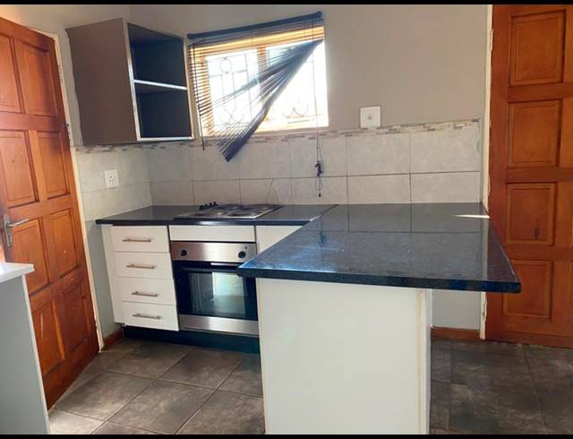 2 BEDROOM PROPERTY TO RENT IN CHROOM PARK